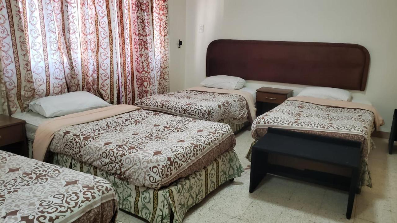 הוסטל מאדאבה Student House מראה חיצוני תמונה