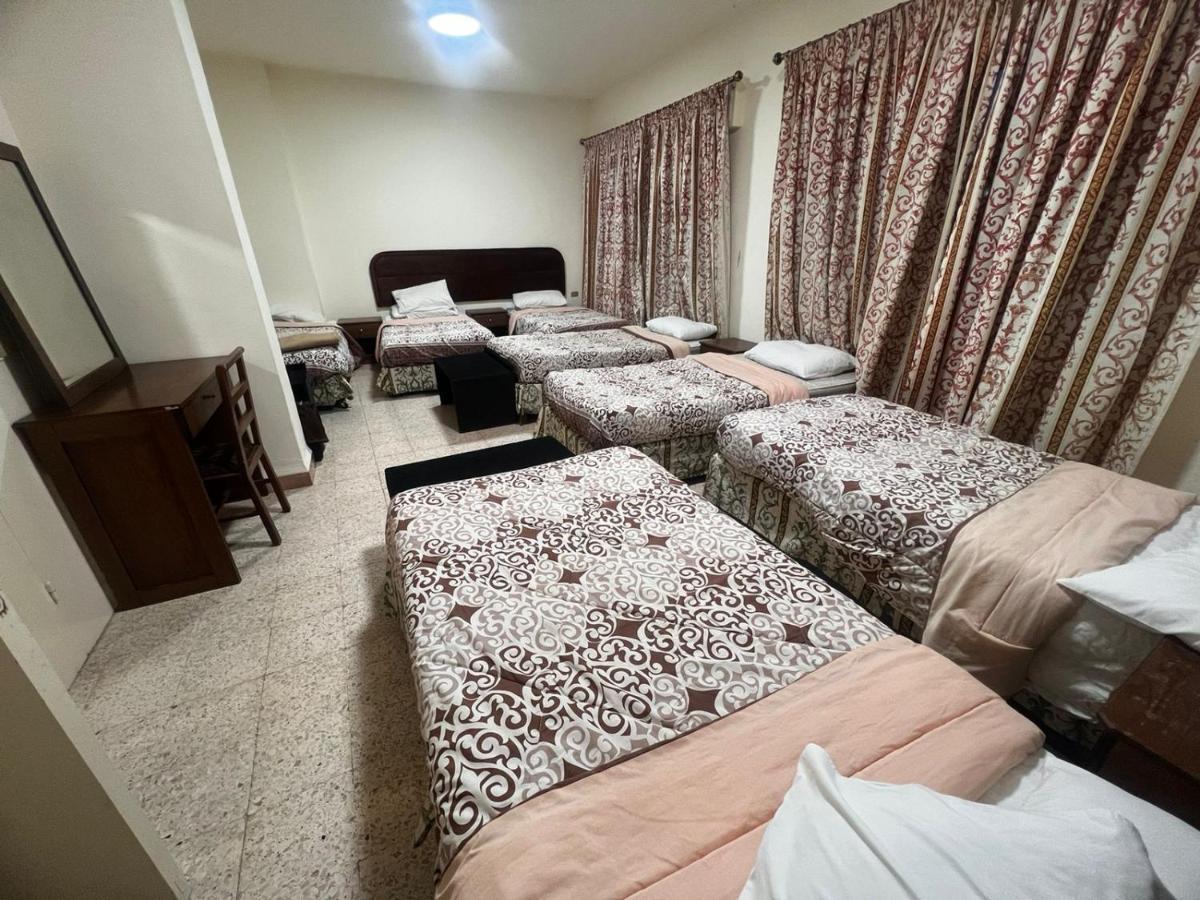 הוסטל מאדאבה Student House מראה חיצוני תמונה